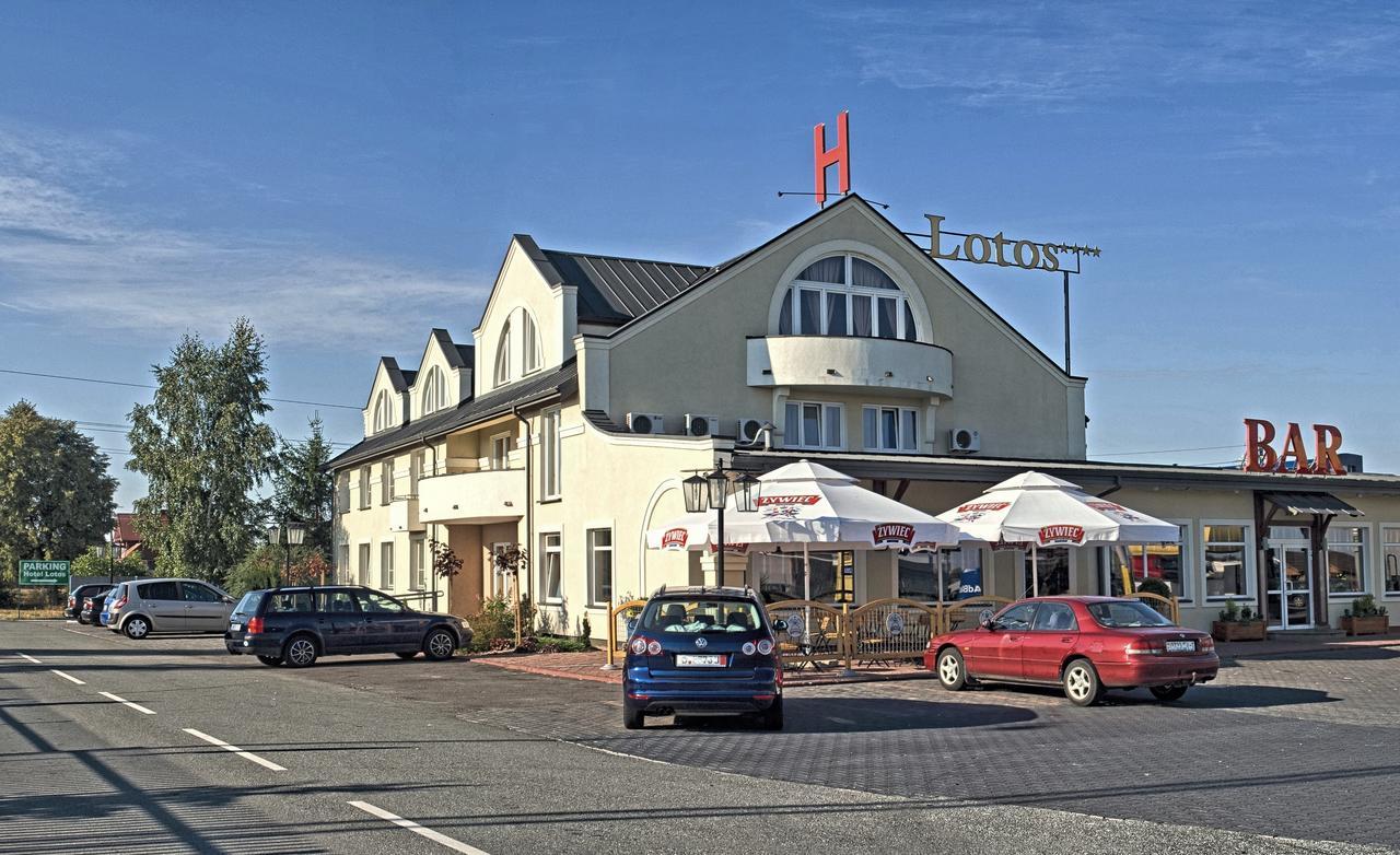 Hotel Lotos Woskrzenice Duze ภายนอก รูปภาพ