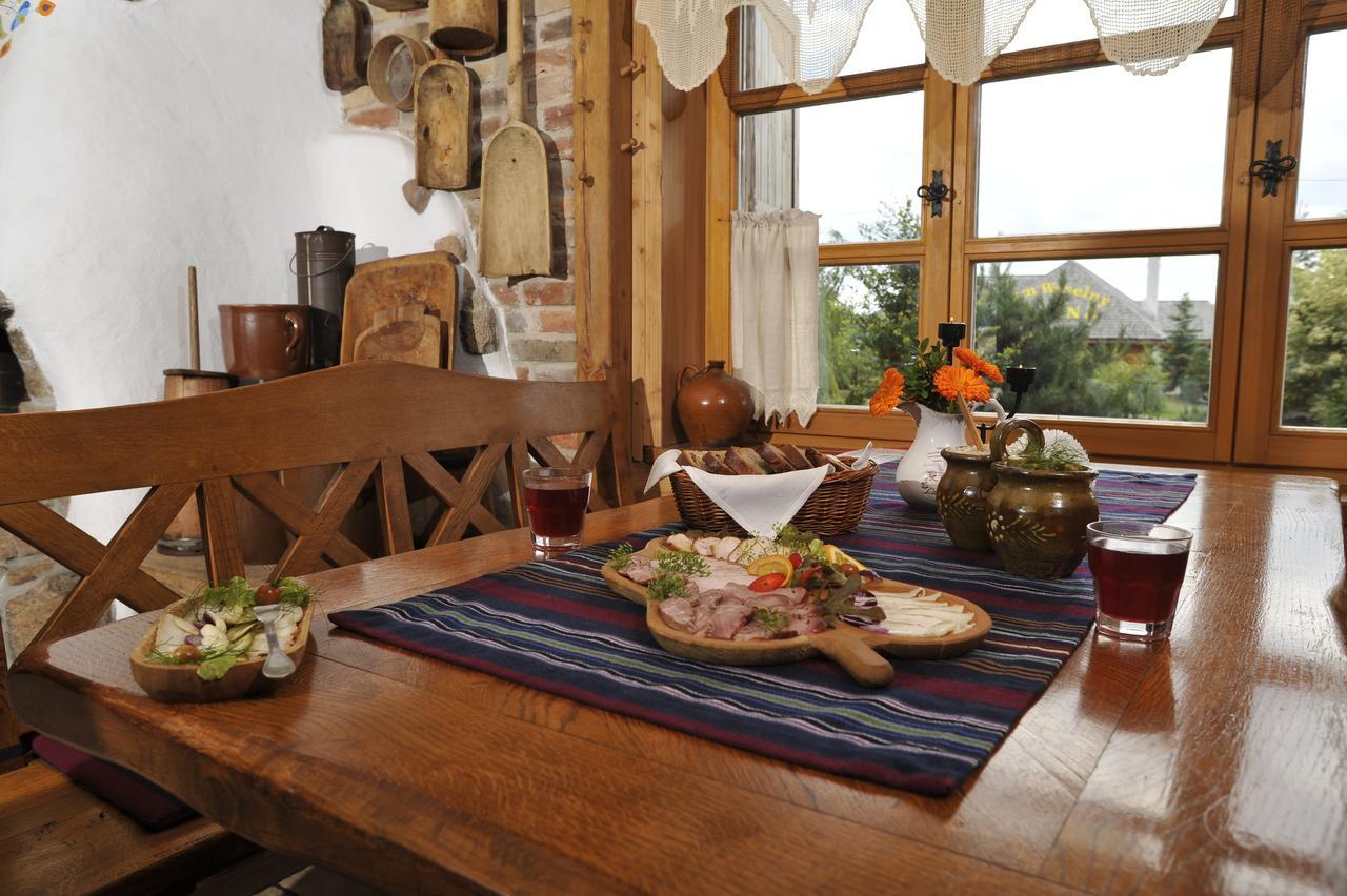 Hotel Lotos Woskrzenice Duze ภายนอก รูปภาพ